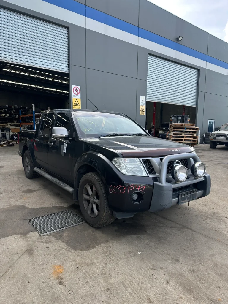 Nissan Navara 2014 Black Man Diesel