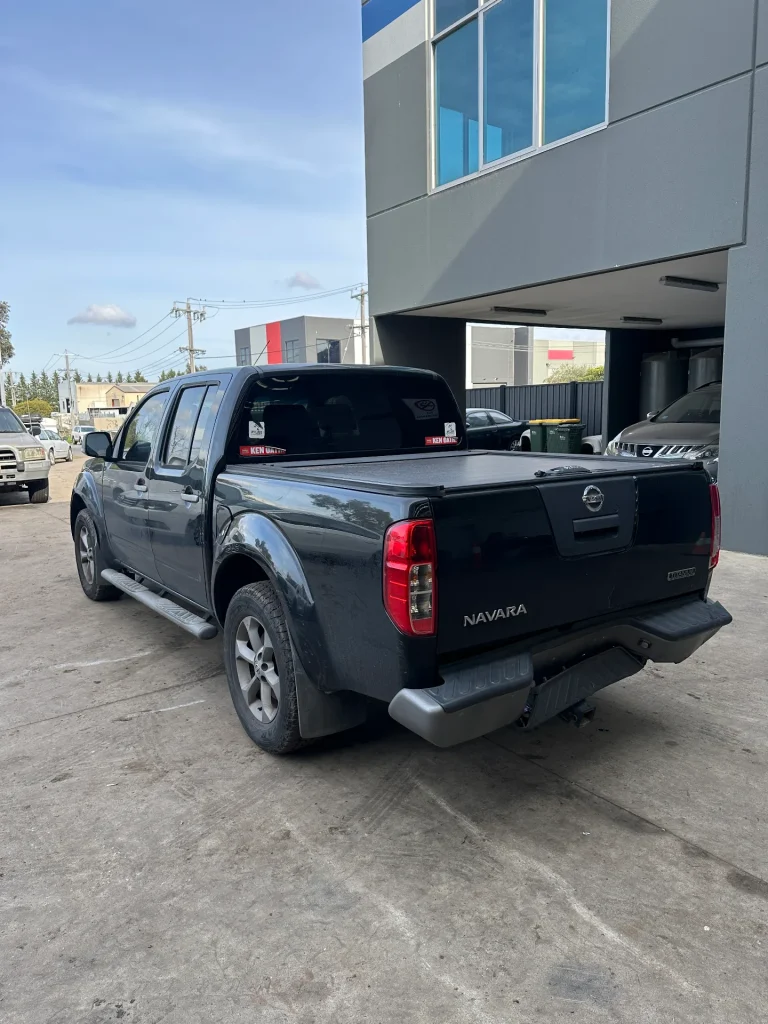 Nissan Navara 2014 Black Man Diesel