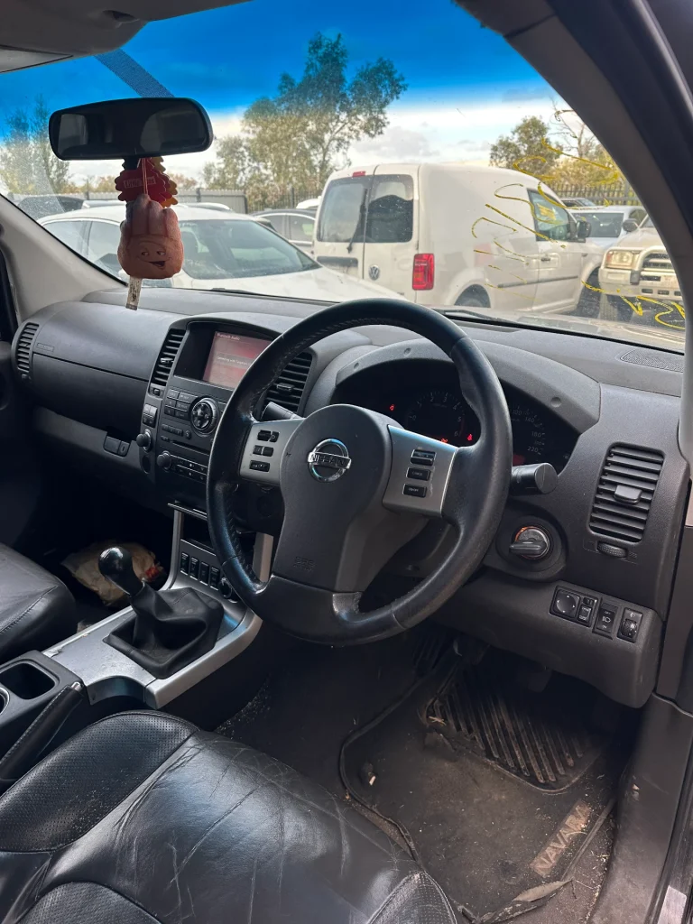 Nissan Navara 2014 Black Man Diesel