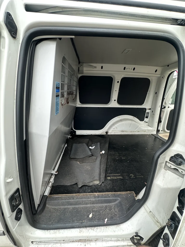 Volkswagen Caddy 2017 White Auto Petrol
