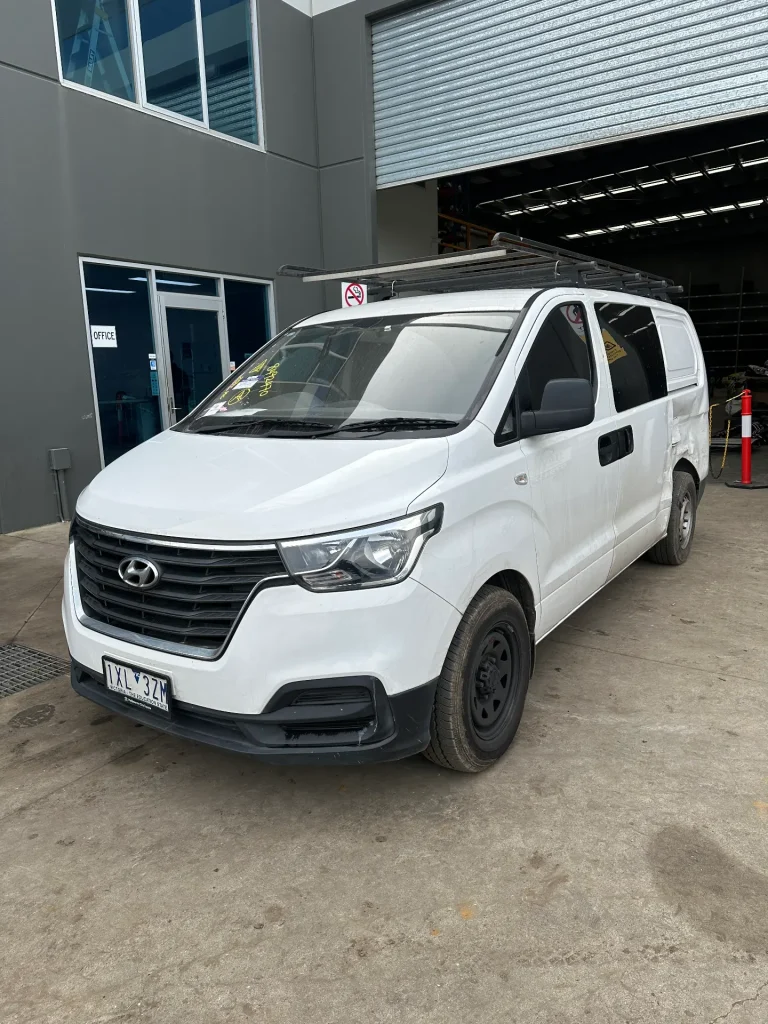 Hyundai iload 2018 White Auto Diesel