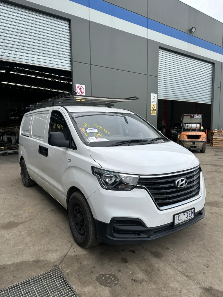 Hyundai iload 2018 White Auto Diesel