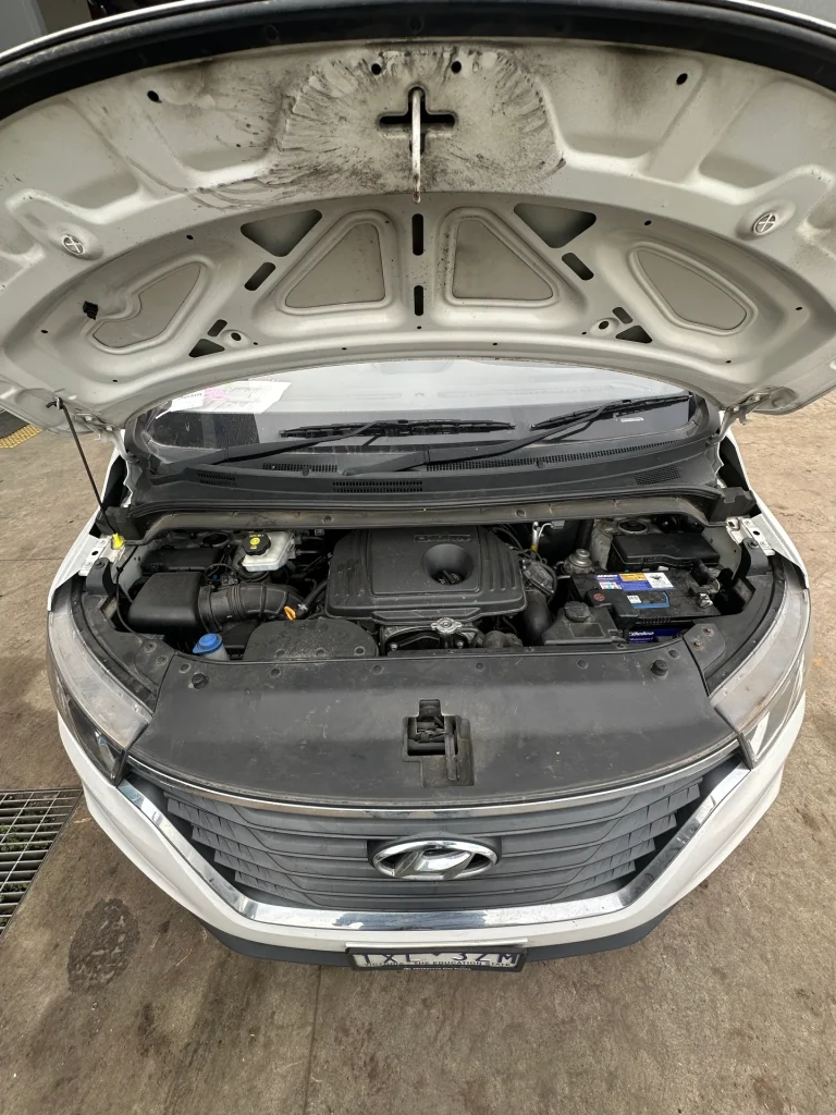Hyundai iload 2018 White Auto Diesel