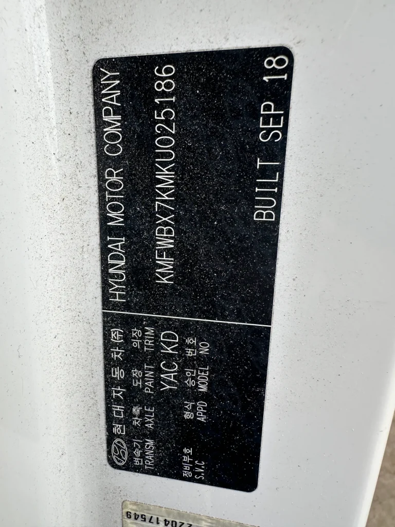 Hyundai iload 2018 White Auto Diesel