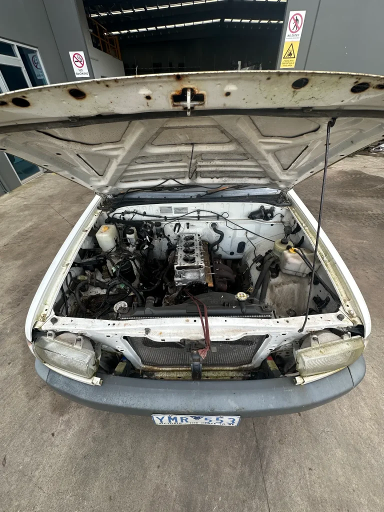 Mazda Bravo 2001 White Man Petrol