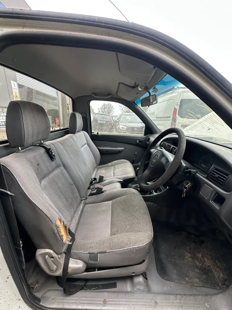 Mazda Bravo 2001 White Man Petrol