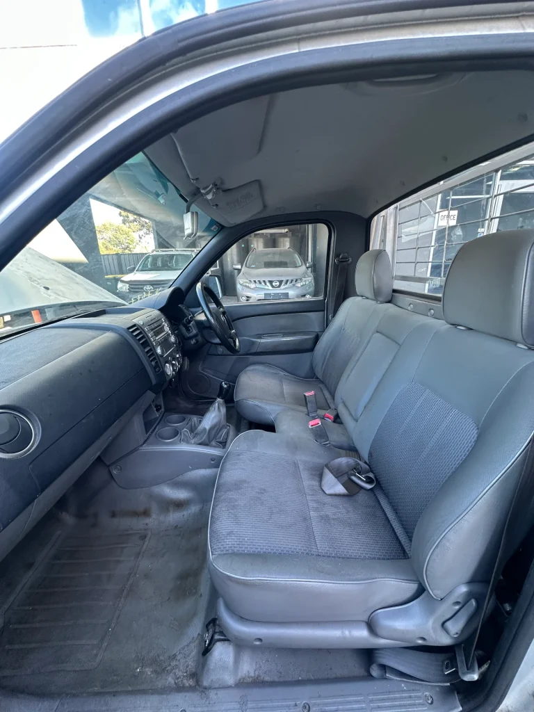 Mazda BT50 2009 Silver Man Diesel