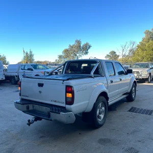 Nissan Navara 2012 White Man Diesel