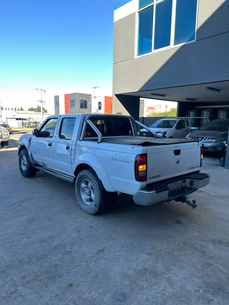 Nissan Navara 2012 White Man Diesel