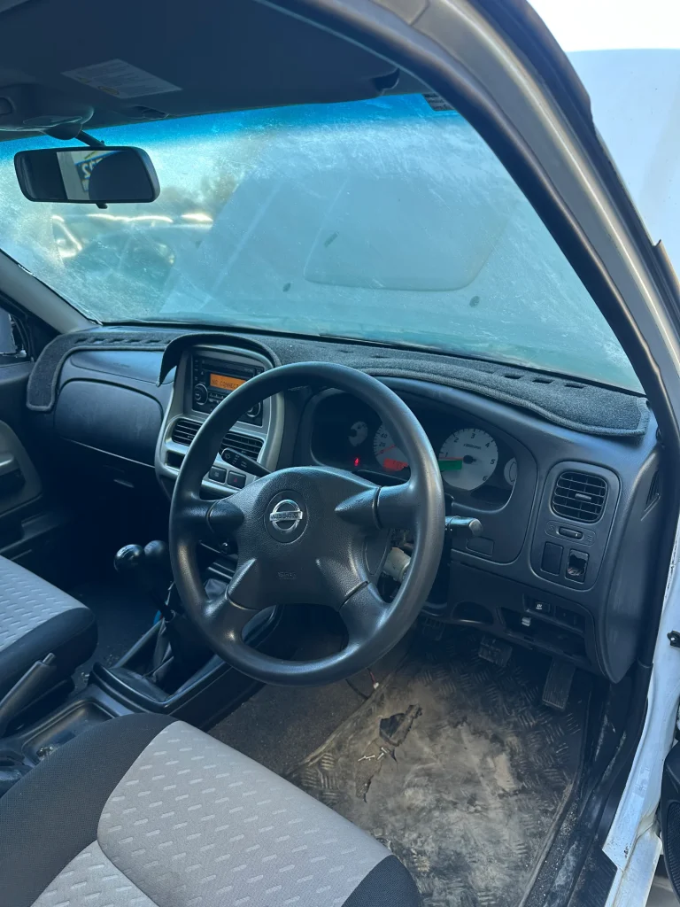 Nissan Navara 2012 White Man Diesel