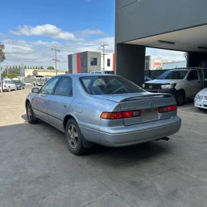 Toyota Camry 2000 Silver Man Petrol