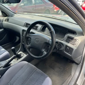 Toyota Camry 2000 Silver Man Petrol