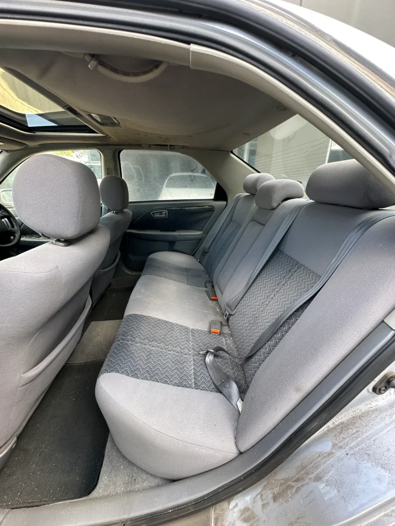 Toyota Camry 2000 Silver Man Petrol