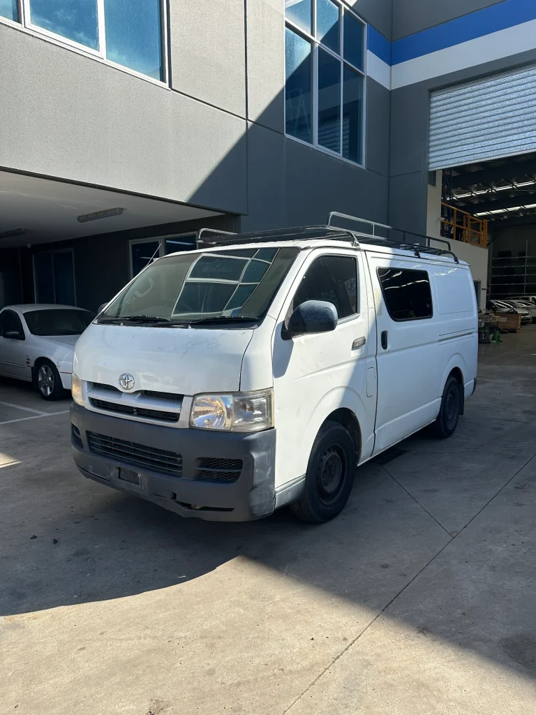 Toyota Hiace 2006 White Man Petrol