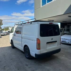 Toyota Hiace 2006 White Man Petrol