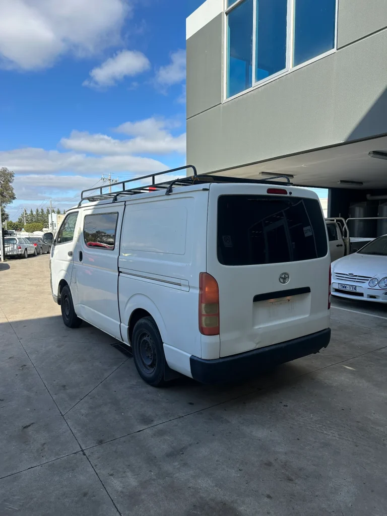 Toyota Hiace 2006 White Man Petrol