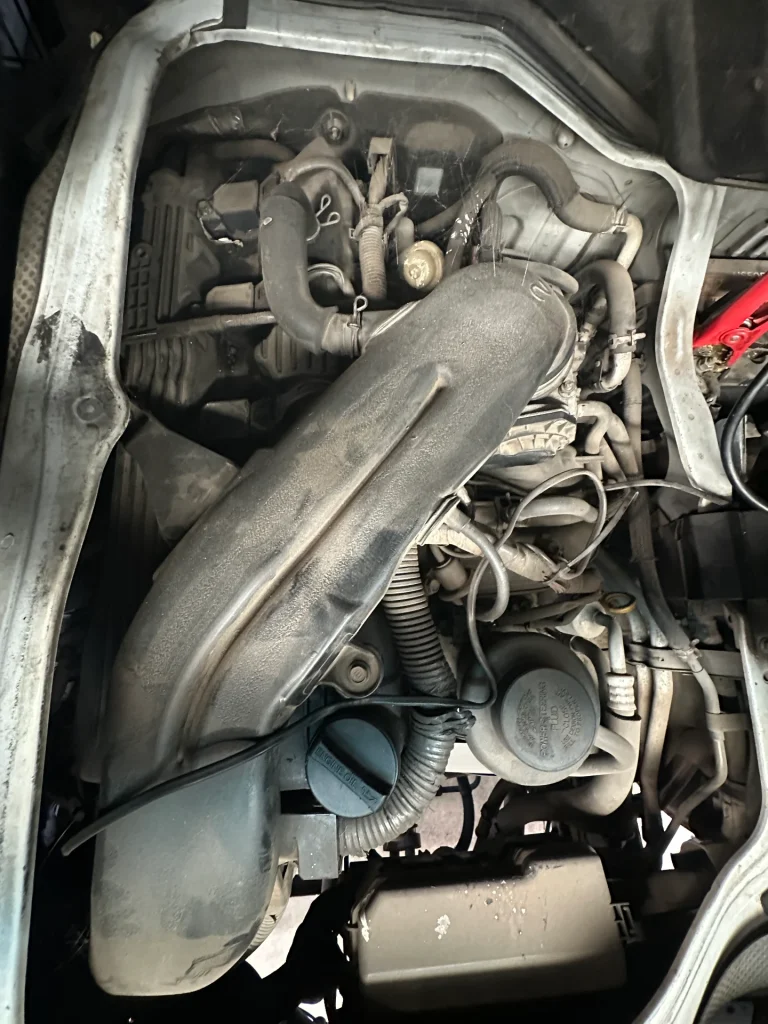 Toyota Hiace 2006 White Man Petrol