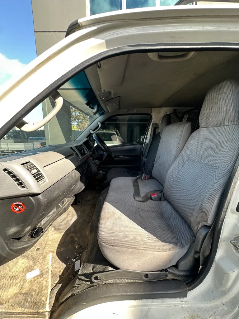 Toyota Hiace 2006 White Man Petrol