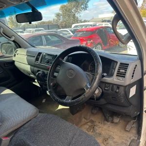 Toyota Hiace 2006 White Man Petrol