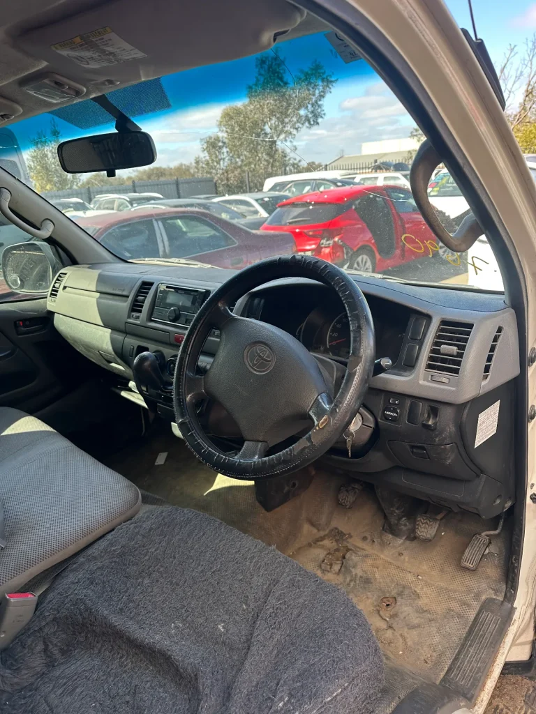 Toyota Hiace 2006 White Man Petrol