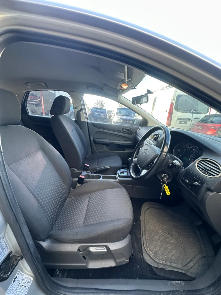 Ford Focus 2007 Silver Auto Petrol