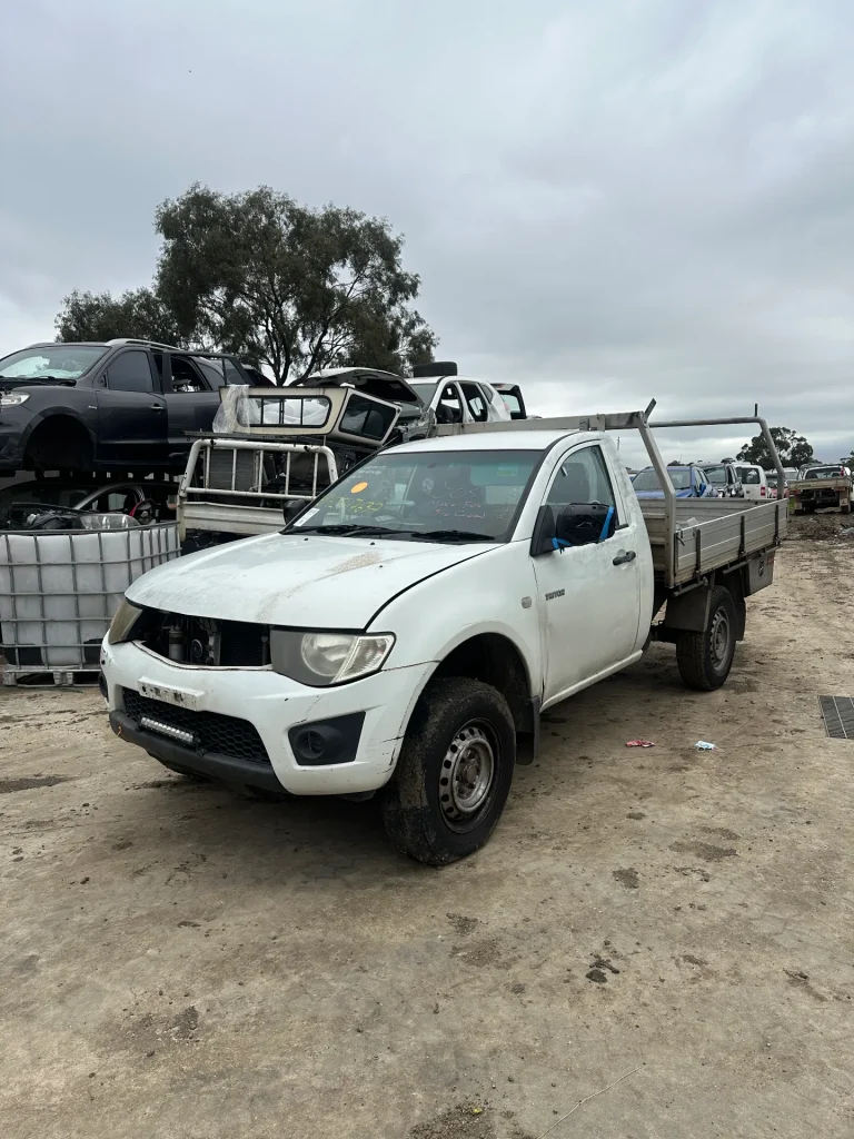 Mitsubishi Triton 2010 White Auto Diesel
