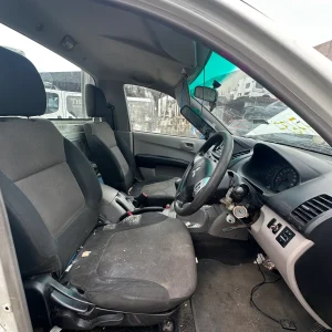 Mitsubishi Triton 2010 White Auto Diesel
