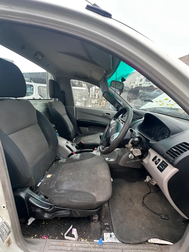 Mitsubishi Triton 2010 White Auto Diesel