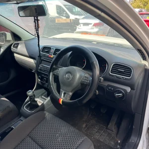 Volkswagen Golf 2011 White Man Petrol