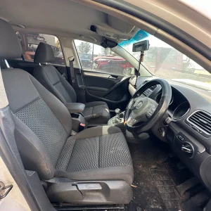 Volkswagen Golf 2011 White Man Petrol