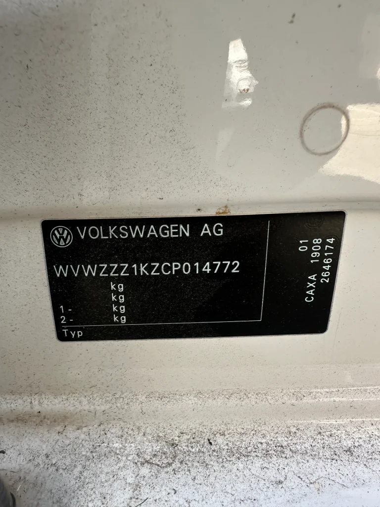 Volkswagen Golf 2011 White Man Petrol