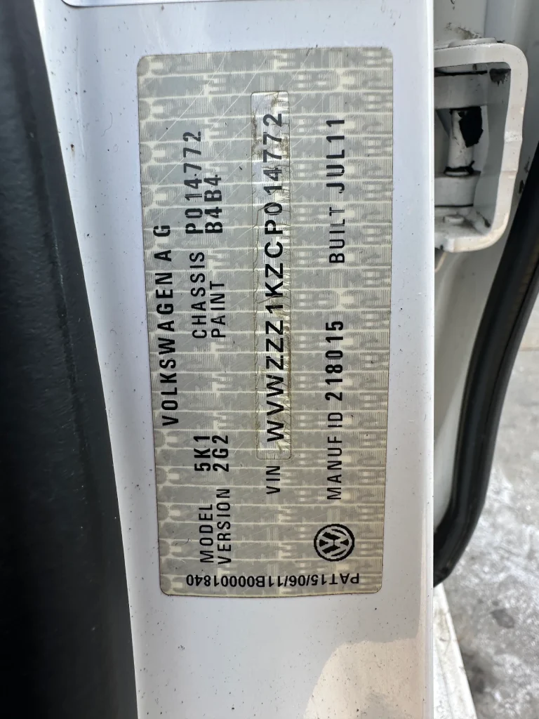 Volkswagen Golf 2011 White Man Petrol