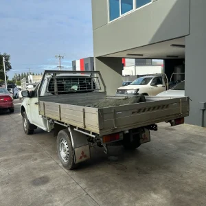 Mitsubishi Triton 2013 White Man Diesel