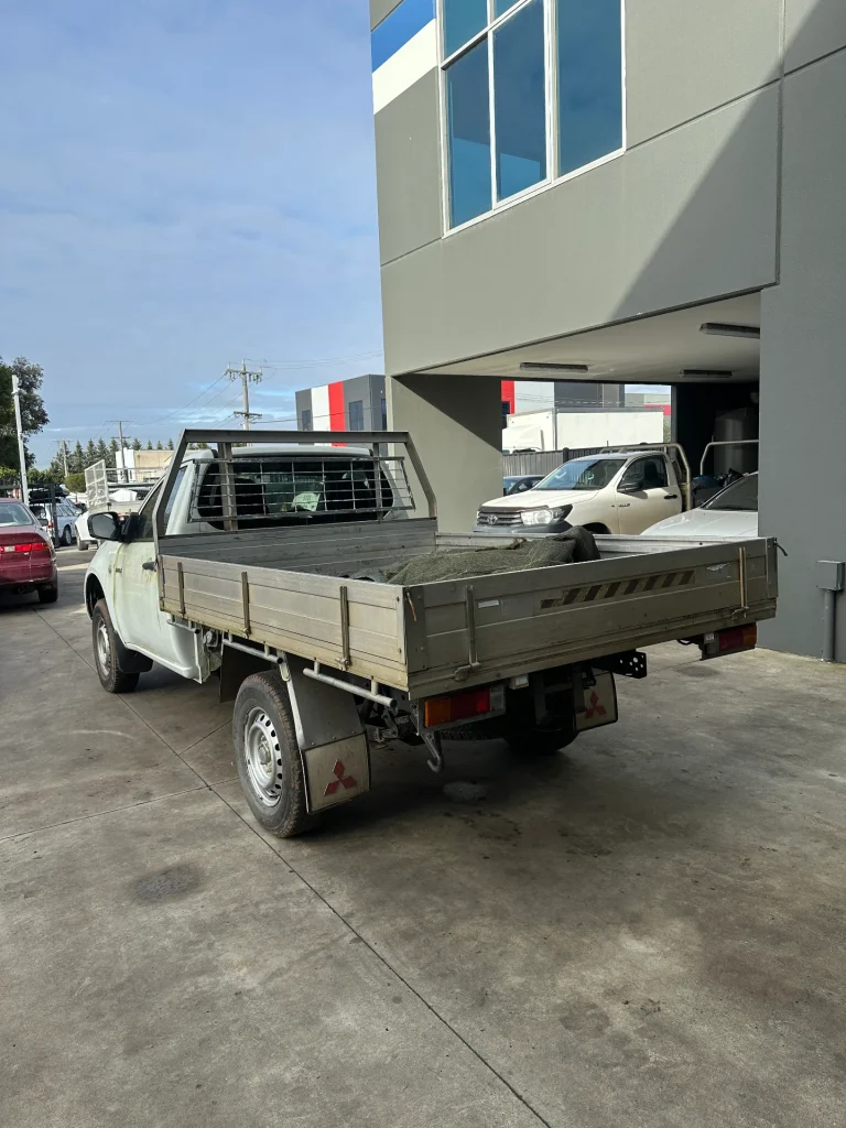 Mitsubishi Triton 2013 White Man Diesel