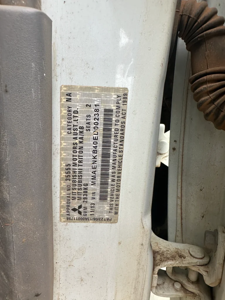 Mitsubishi Triton 2013 White Man Diesel
