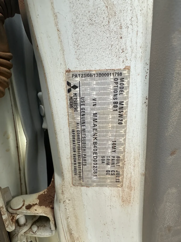 Mitsubishi Triton 2013 White Man Diesel