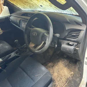 Toyota Hilux 2017 White Man Diesel