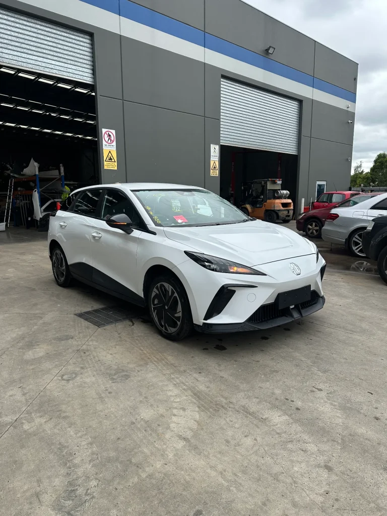 MG MG4 2024 White Auto Electric