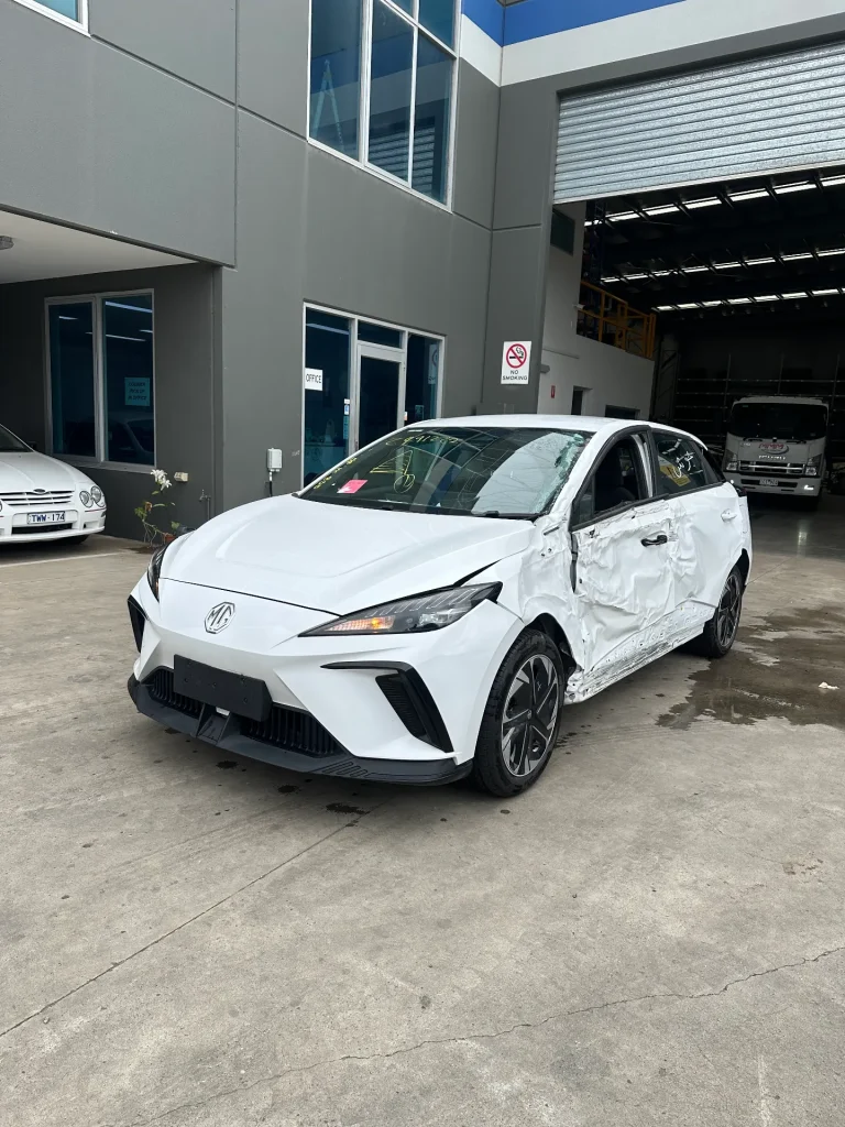 MG MG4 2024 White Auto Electric