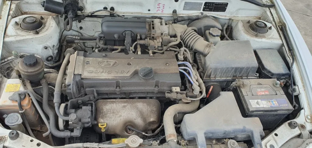 Car Wrecking - Hyundai Accent 2001 White Auto Petrol