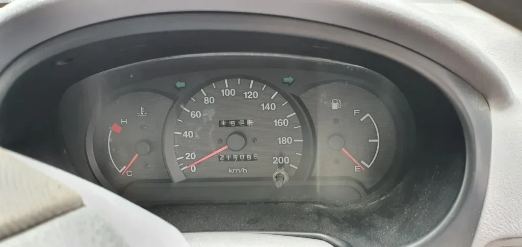 Car Wrecking - Hyundai Accent 2001 White Auto Petrol