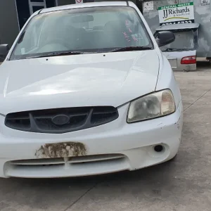 Car Wrecking - Hyundai Accent 2001 White Auto Petrol