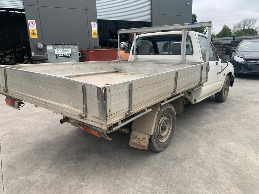 Car Wreckers - Toyota Hilux 2004