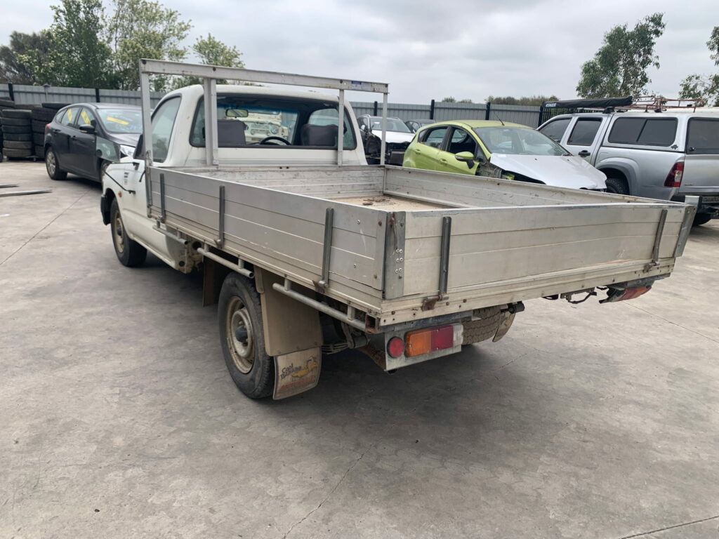 Car Wreckers - Toyota Hilux 2004