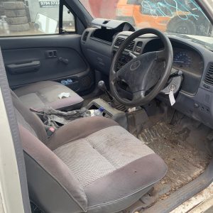 Car Wreckers - Toyota Hilux 2004