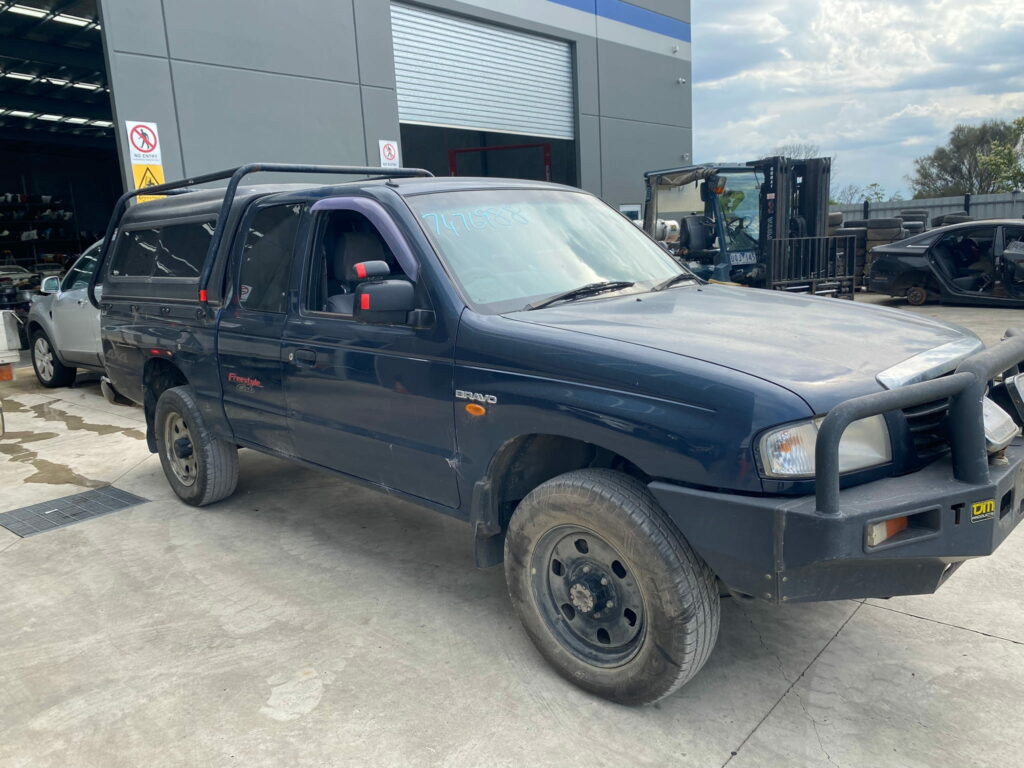 Car Wreckers - Mazda Bravo 2004