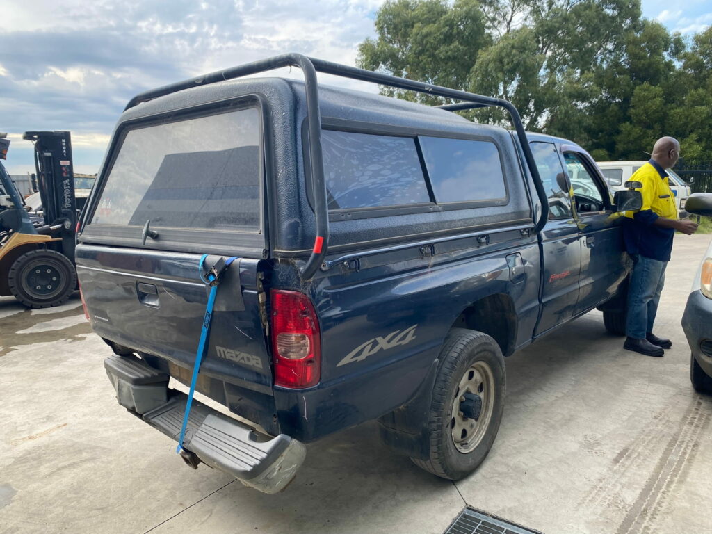 Car Wreckers - Mazda Bravo 2004