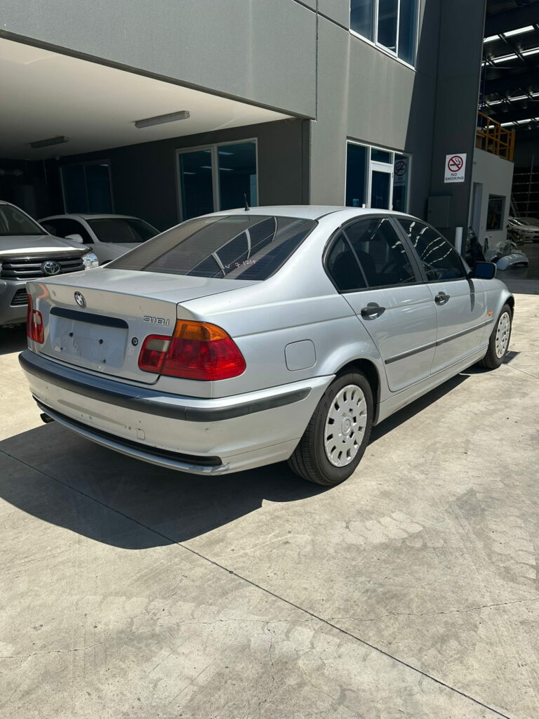 Car Wreckers - BMW 318I 2000