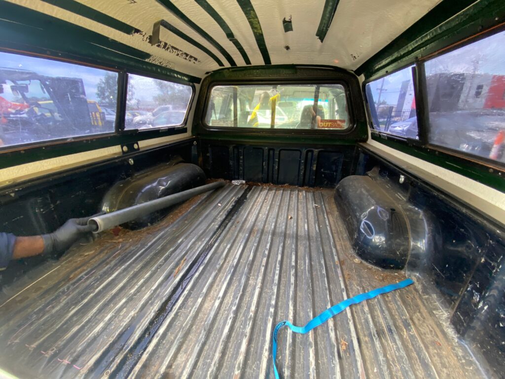 Car Wreckers - Mazda Bravo 2004