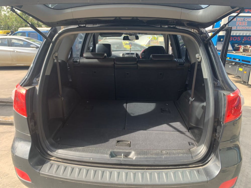 car wreckers Hyundai Santa Fe 2009